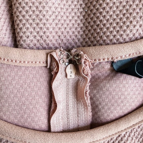 Short-Sleeve Glittery Pink Dress NWOT Size 7 - Picture 6 of 9